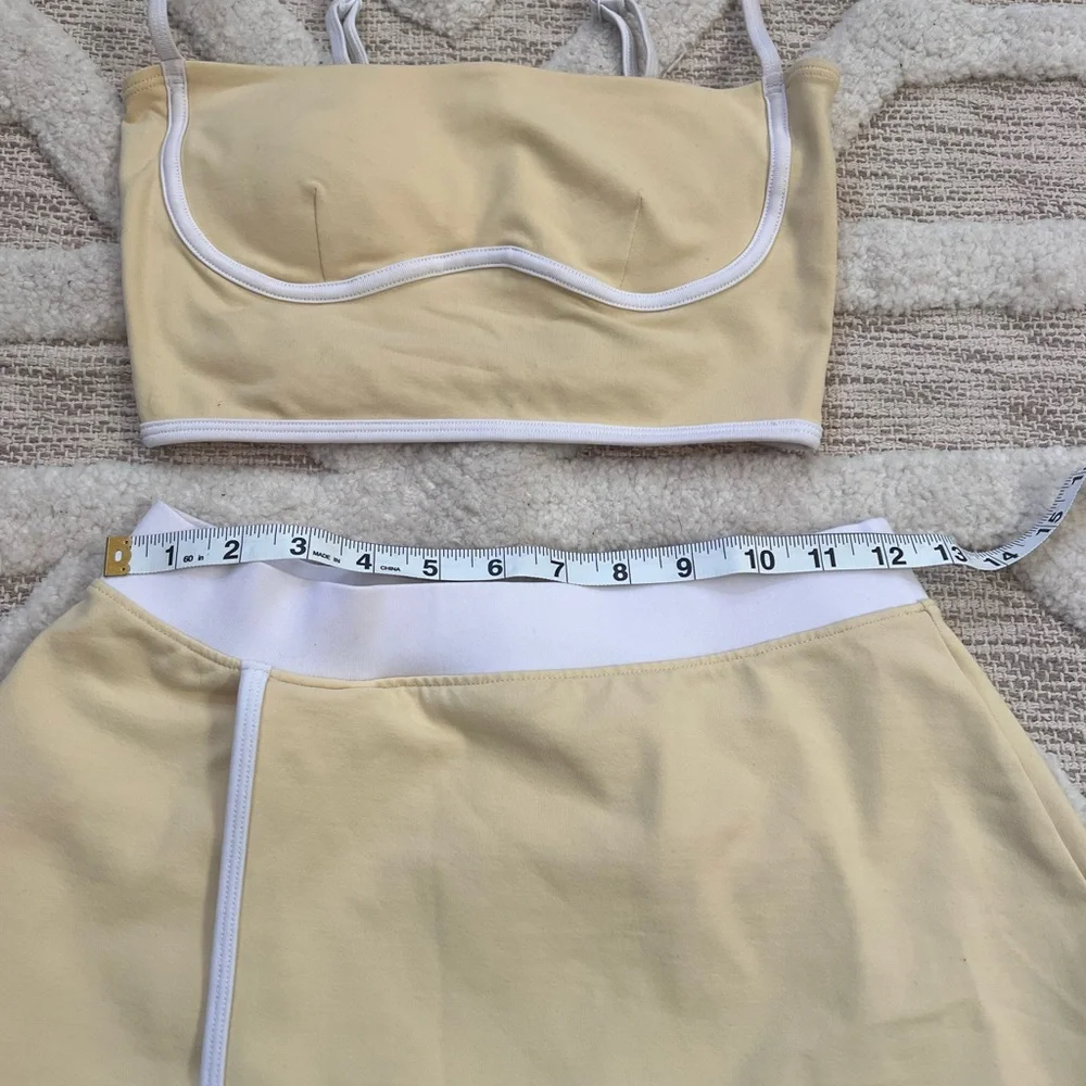 Set! ALO Outfit Streamlined Airbrush Bra Tank XS & skirt XS Warm Butter & White